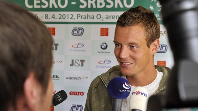 Tomá� Berdych na tiskové konferenci p�ed utkáním �tvrtfinále Davisova poháru