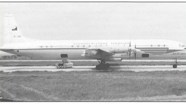 Letoun Iljuin Il-18 v barvách SA. Na snímku Il-18 s registrací OK-OAC.