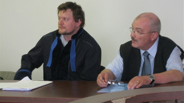 Pavel poniar (vpravo) dostal u klatovského soudu dva roky podmínn za sex s