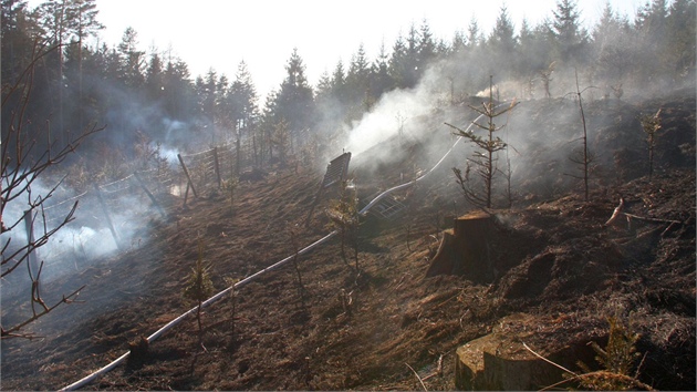 Hasii likvidovali u Kaavy nedaleko Zlna lesn por, kvli jeho rozsahu a nepstupnmu ternu bylo povolno i hasisk letadlo.