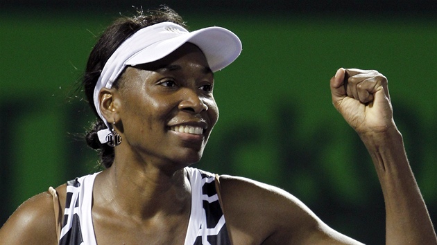 JE TO TAM. Venus Williamsová slaví výhru nad Petrou Kvitovou.