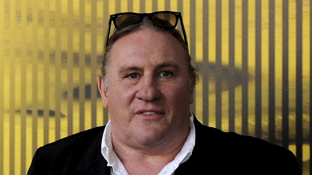 Gérard Depardieu na festivalu v Locarnu, kde pevzal estnou cenu spolen s...