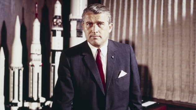 Wernher von Braun (1912 - 1977), americký raketový konstruktér německého původu