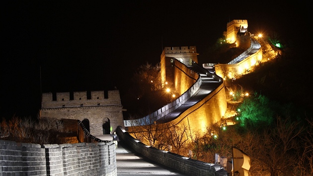 Velká čínská zeď před zhasnutím světěl...