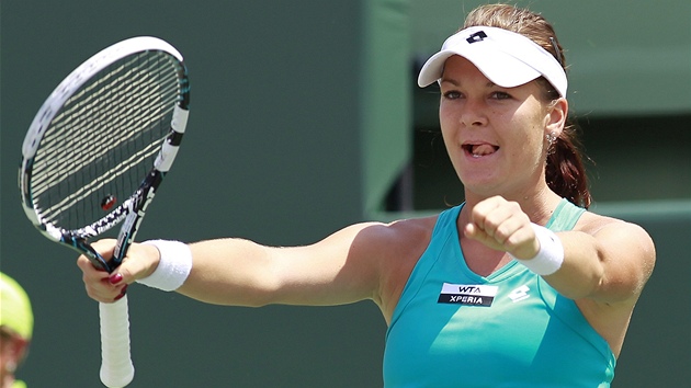 SMLSLA JSEM SI NA NÍ. Agnieszka Radwa�ská z Polska slavila v Miami své deváté