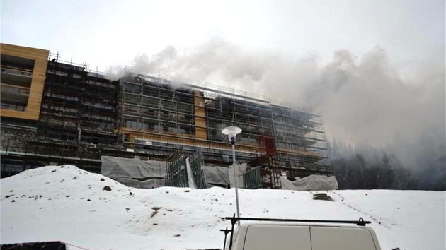 Poár dostavovaného hotelu Vista v Dolní Morav