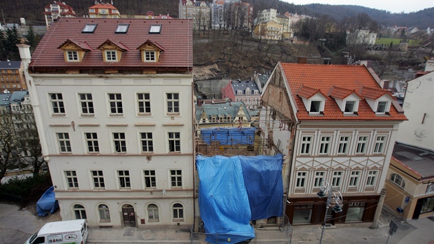 Historicky cenná budova z 18. století na Zámeckém vrchu v Karlových Varech je