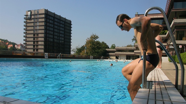 Bazén u hotelu Thermal.