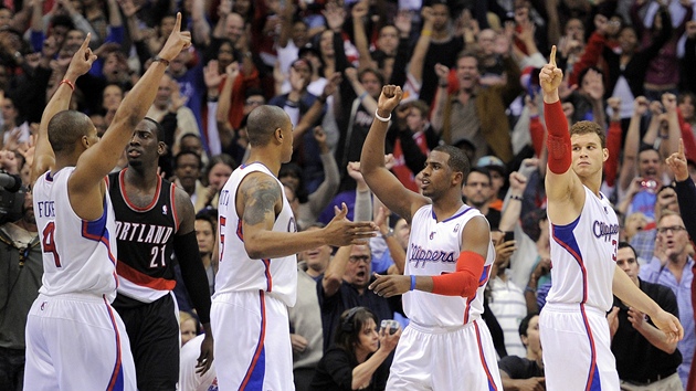 Radost basketbalist LA Clippers z výhry nad Portlandem.