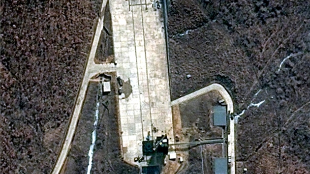 Podle satelitních snímk jsou severokorejské pípravy na vyputní rakety