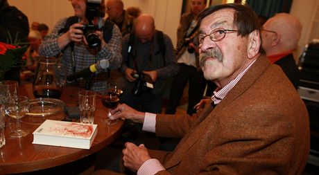 Nmecký spisovatel Günter Grass pi návtv Prahy v prosinci 2007.
