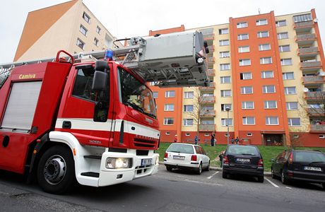 Hasii a policisté provují prjezdnost ulic v Chebu. 