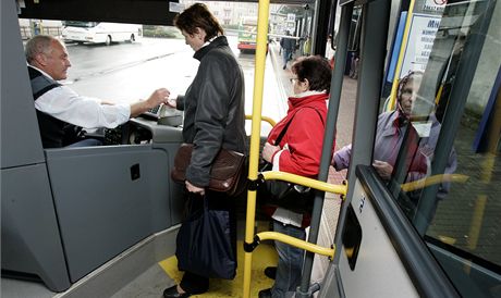 Autobus MHD v Uherském Hraditi.
