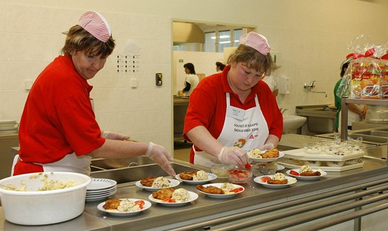 Ve �kolních jídelnách te� nemají na výb�r jídel �ádný vliv. (Ilustra�ní snímek)
