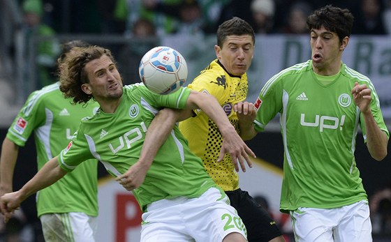eský fotbalový reprezentant Petr Jiráek (vlevo) z Wolfsburgu do Betisu nepjde, ekl agent Dalibor Lacina