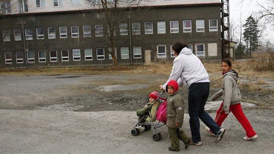 V ubytovn v Ostrav-Svinov bydlí místo dvaceti dlník takka ticet rodin.