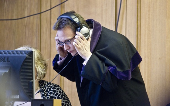 Soudce Jan Šott během jednání Obvodního soudu pro Prahu 5, kde pokračovalo