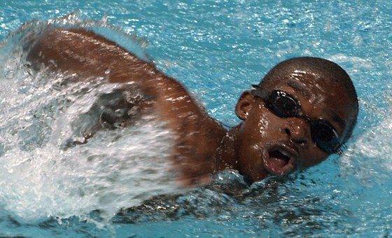 Eric Moussambani, populrn plavec z Rovnkov Guineje