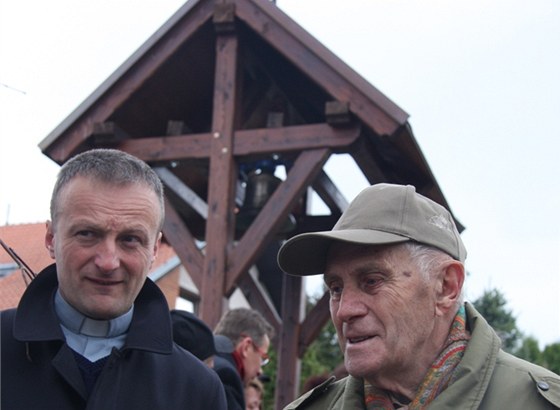 Zvon v Boršově světili už třikrát. Všichni věří, že to bylo naposledy -  iDNES.cz