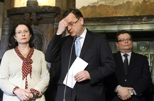 Premiér Petr Ne�as uvedl po zasedání grémia ODS v Praze, �e chce jednat s