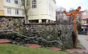 Sdru�en� Hrz�n sob�! chce nechat postavit v T�bo�e sochu Ji��mu Hrz�novi. Na...