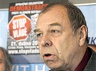 Pedseda MKOS Jaroslav Zavadil oznamuje zahájení kampan Stop vlád.