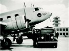 První letadlo práv pistálo na Ruzyni, píe se rok 1937.