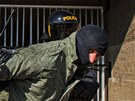 Hradecká policie nedávno trénovala zátah na fotbalové chuligány.  