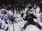 Hokejisté Chomutova slaví triumf v první lize a postup do baráe o extraligu, v...