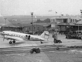 Prvních úprav se letit dokalo v letech 1947 a 1956, kdy bylo napíklad