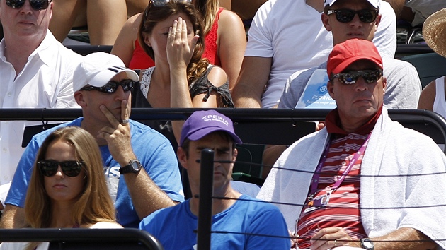 PÍSNÝ DOHLED. Ivan Lendl (vpravo) sleduje svého svence Andyho Murrayho v