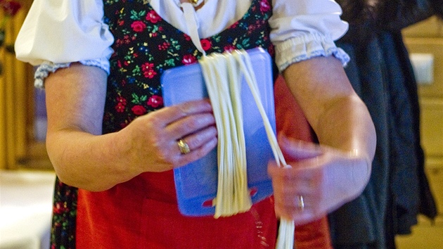 Výroba tradiních slovenských korbáik
