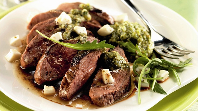 Kachní prsa s rukolovým pestem