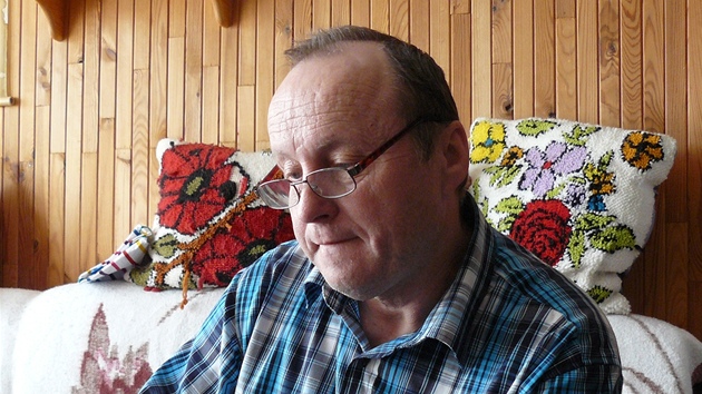 Milan Rydval z Velichovek dr�í hladovku, aby upozornil na údajné nesrovnalosti