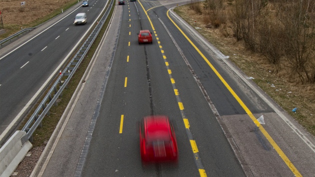 Vlakem, autem, na kole, nebo lodí? Hradec a Pardubice by mohly mít k sob blí