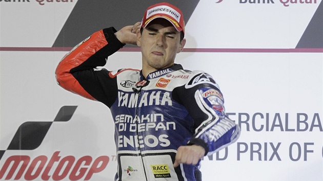 Jorge Lorenzo se raduje z triumfu ve Velké cen� Kataru.