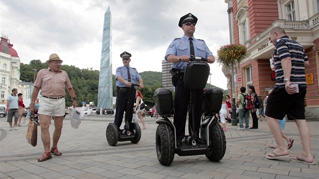 Karlovartí stráníci si vozítka segway vyzkoueli u ped temi roky pi