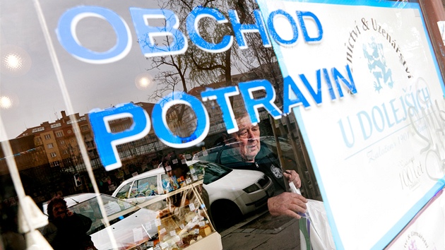 Obchod se smí�eným zbo�ím v Dejvicích, ve kterém paní Kv�toslava N�mcová