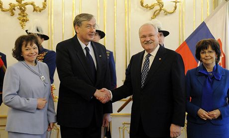 Slovenský prezident Ivan Gaparovi (vpravo) se svou manelkou Sylvií a jeho