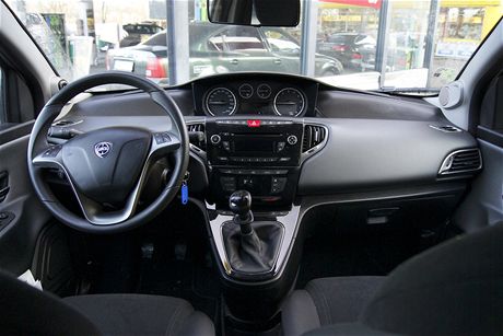 Lancia Ypsilon