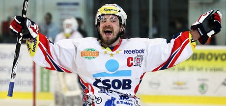 Petr Koukal se s pardubickým dresem louí. V pítí sezon bude hrát KHL za Nftchimik Ninkamsk. S ním odchází i Jan Kolá.