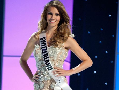 výcarská Miss 2010 Kerstin Cooková na souti Miss Universe v Brazílii