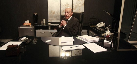 Bývalý éf egyptské tajné sluby Umar Sulajmán ve své kancelái v Káhie (14.
