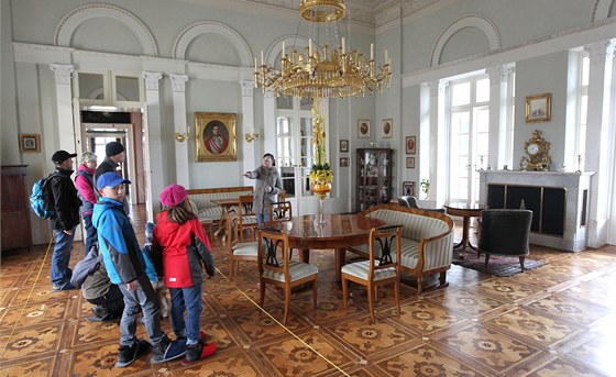 Na Daickém zámku se návtvníkm otevel opravený velký salon.