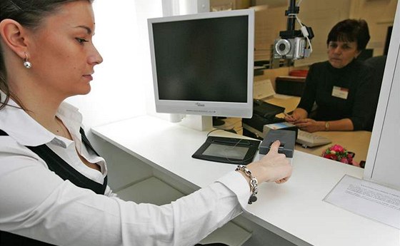 Pasové oddlení v Brn zavádí nový systém ke snímání otisk prst - biometrické