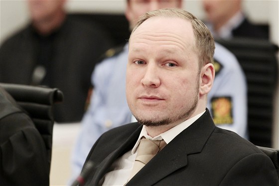 Anders Brevik u norského soudu v Oslu (16. dubna 2012) 