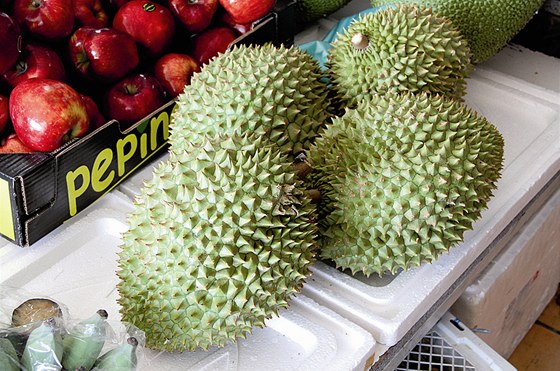 Ovoce durian zapáchá. Ale až ochutnáte jeho skvělou chuť, odpustíte mu to.