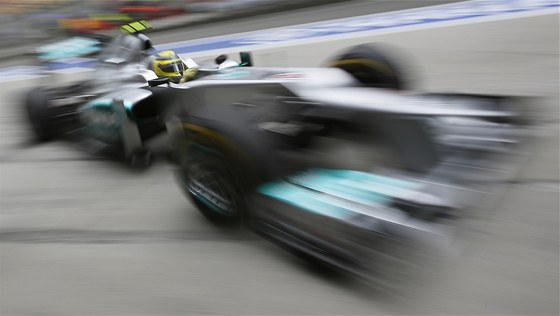 NEJRYCHLEJÍ V CELÉ ÍN. Nico Rosberg si jede pro kvalifikaní triumf pi