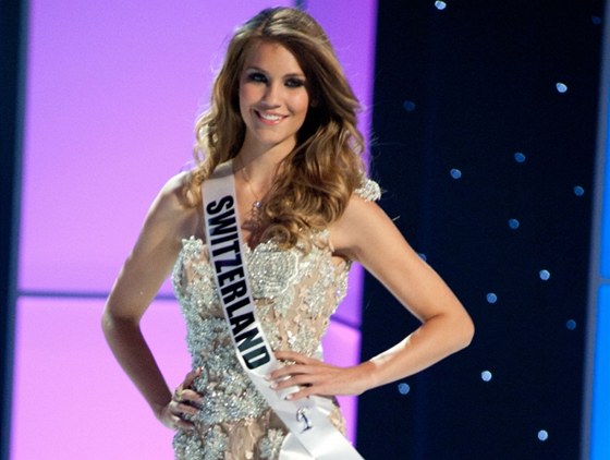 výcarská Miss 2010 Kerstin Cooková na souti Miss Universe v Brazílii