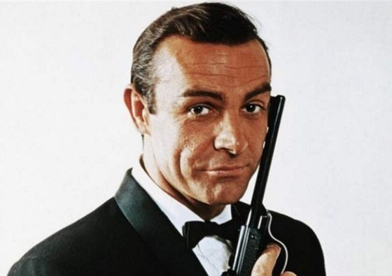Sean Connery jako James Bond ve filmu Srdené pozdravy z Ruska (1963)